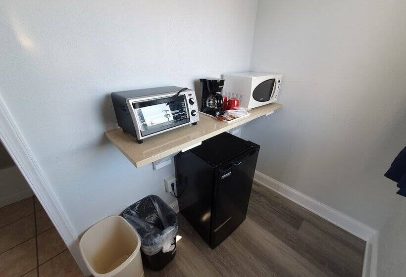 The Coral Sands Motel