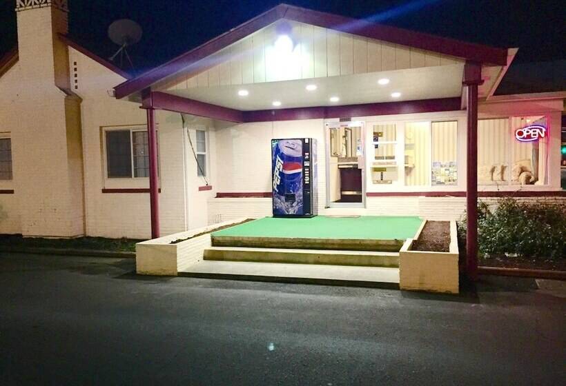 Travelers Inn Motel