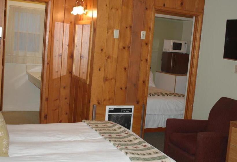 Trees Motel