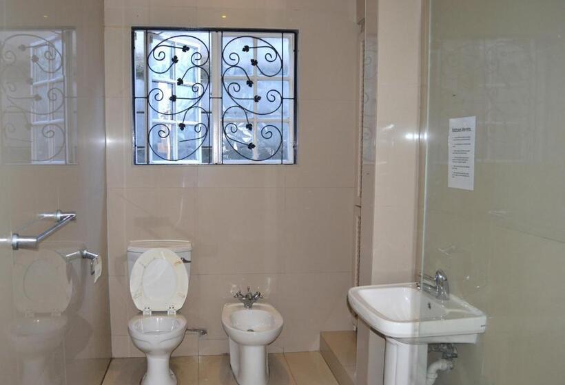 6 Crawford Road, Rondebosch East