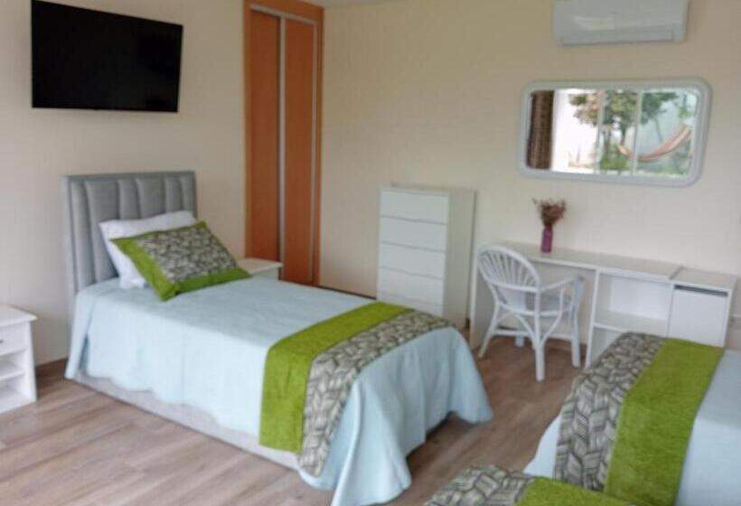 فندق صغير A Fonte