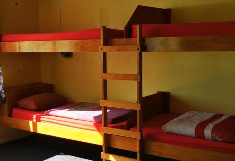 הוסטל Bluewater Lodge