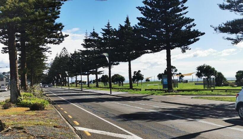 הוסטל Bluewater Lodge