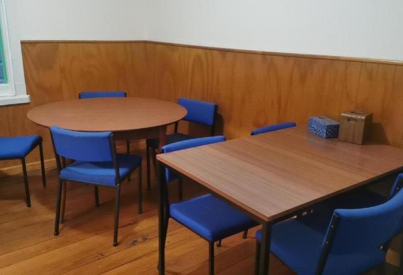 הוסטל Bluewater Lodge