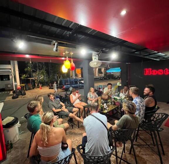 Общежитие Hangover Aonang