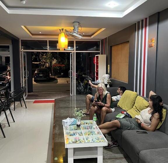 Общежитие Hangover Aonang