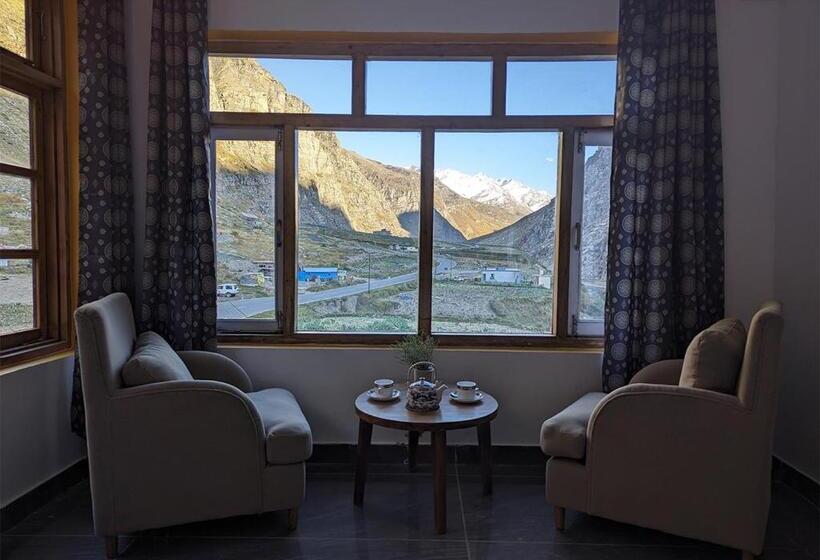 호스텔 Moustache Koksar Luxuria, Sissu