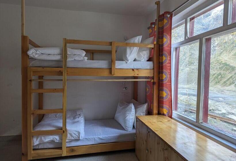 호스텔 Moustache Koksar Luxuria, Sissu