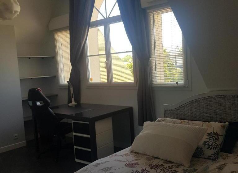 ベッドアンドブレックファースト Chambre Hugues Entre Caen Et La Mer Avec Piscine