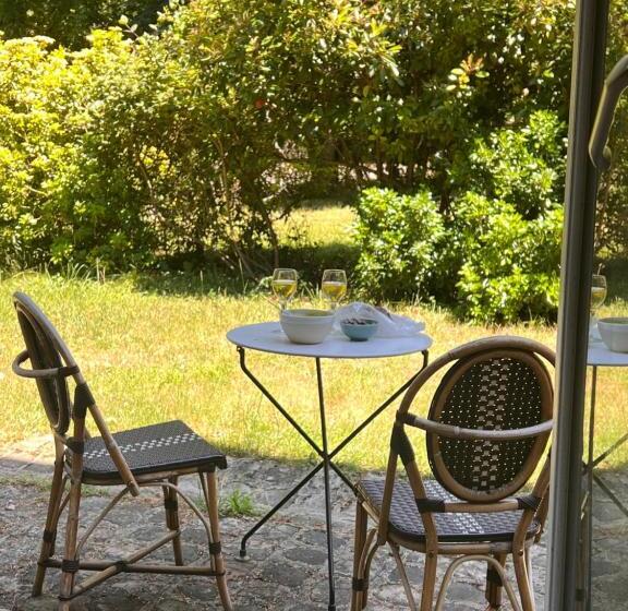 민박 Grandes Chambres Dans Un Corps De Ferme Rénové Du Château Du Piple, à 16km De Paris