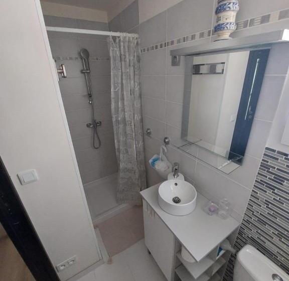 住宿加早餐  Louthepiecla