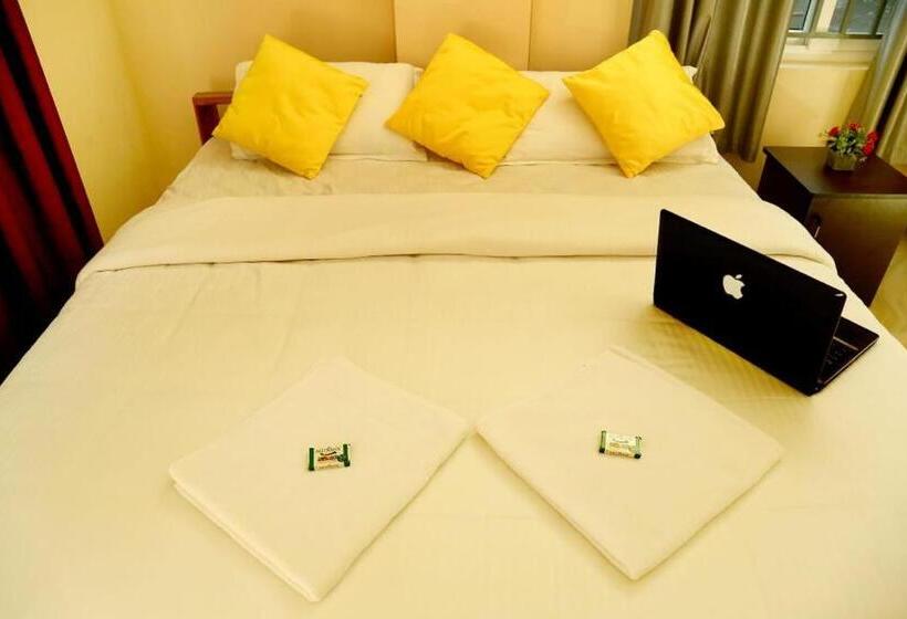 민박 Loyal Residency