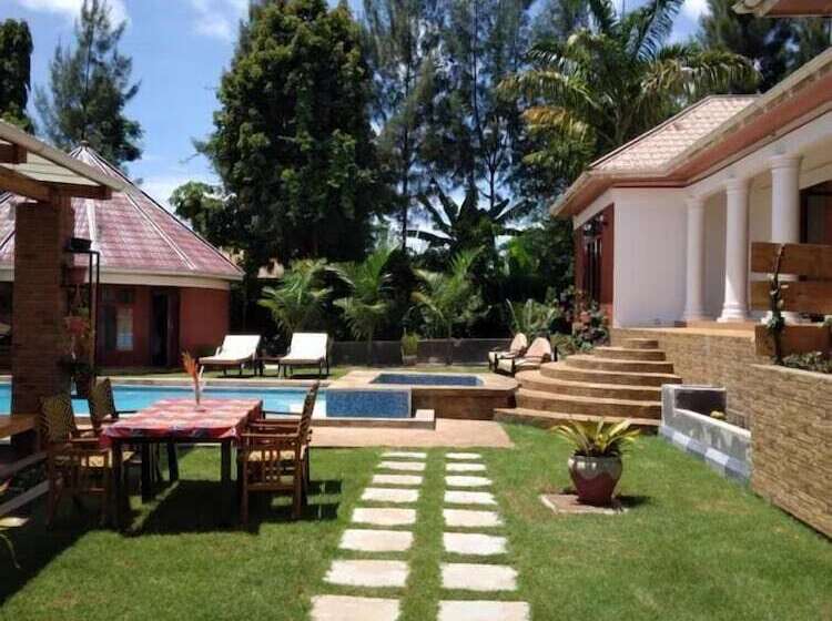 צימר Sprunger Avenue   Tulia Homes