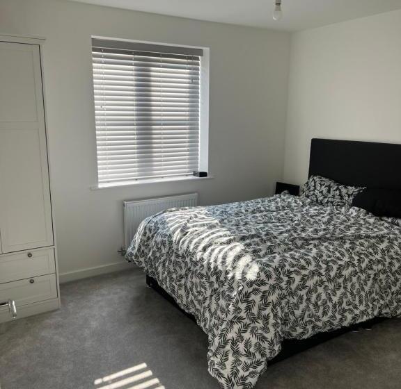 مبيت وإفطار Utopian Apartments