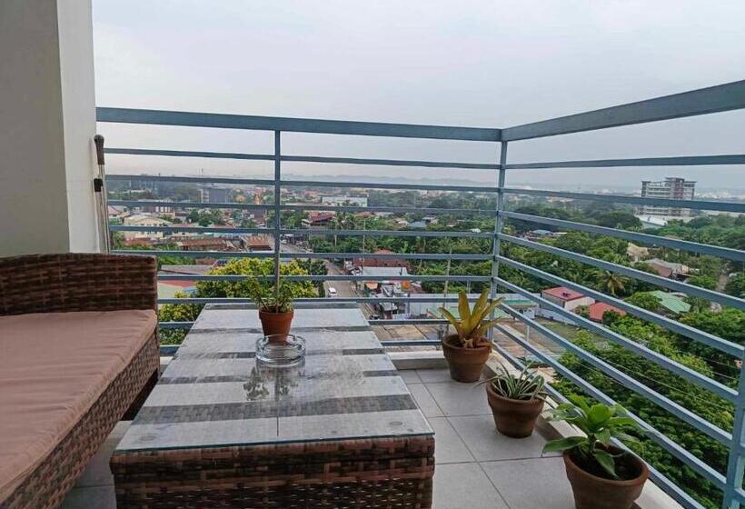 Executive Studio At One Madison Place Iloilo City