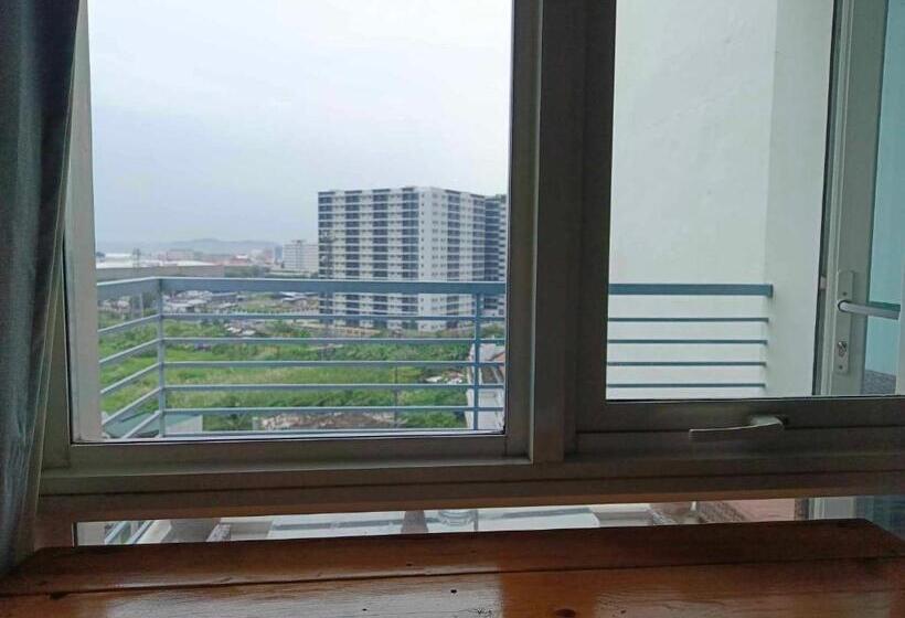 Executive Studio At One Madison Place Iloilo City