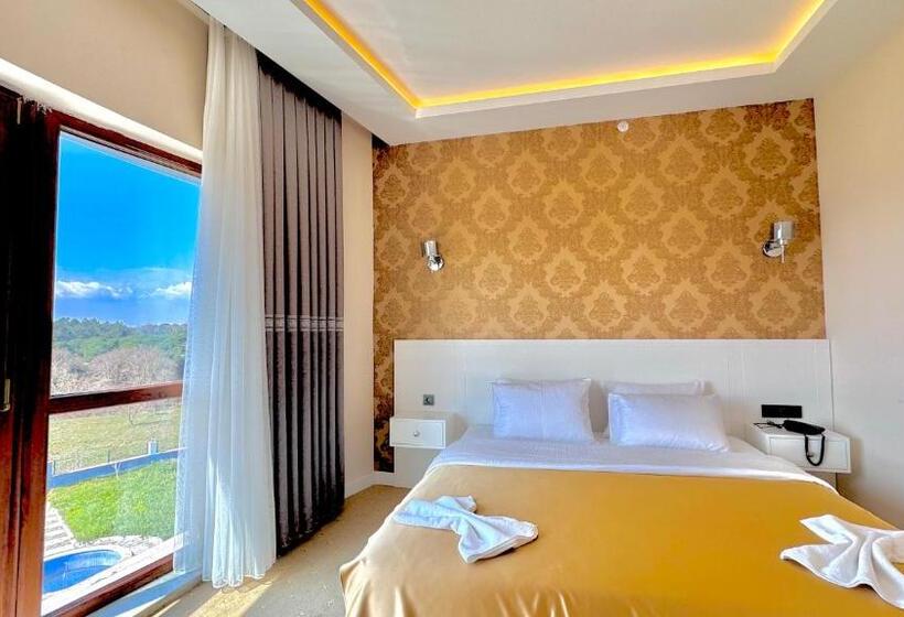 Green Roof Hotel & Spa