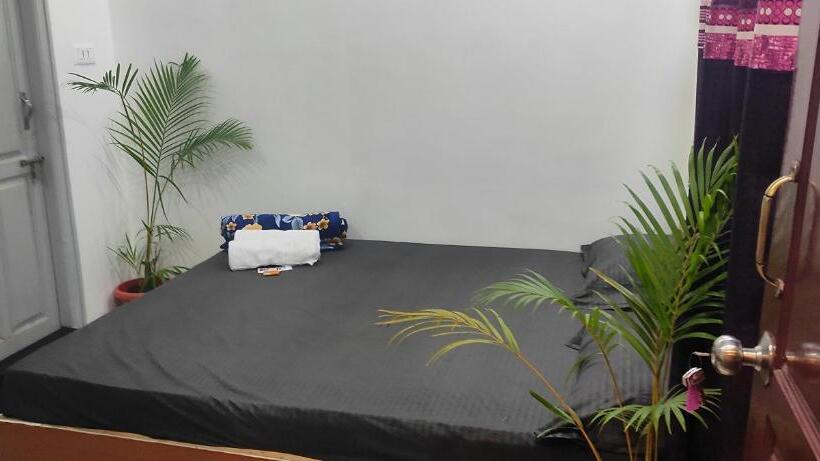 فندق Adh Amilia Residency