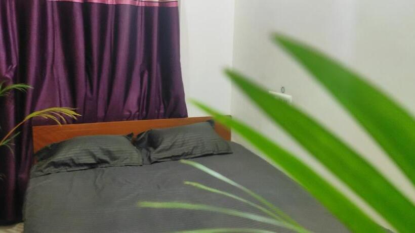 فندق Adh Amilia Residency