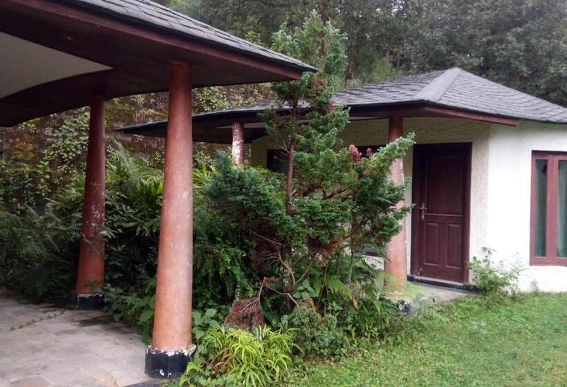 בית מלון כפרי Ayushkunj Jungle Resorts