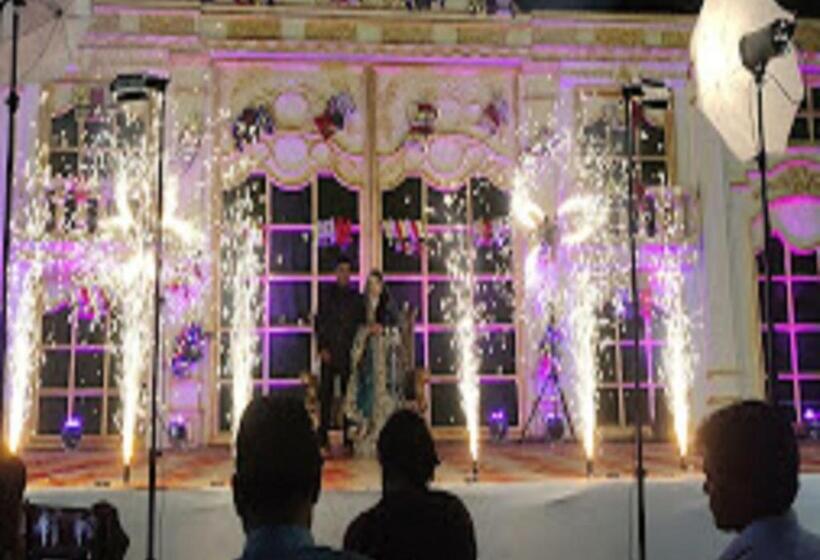 בית מלון כפרי Castle Inn & Restaurant  Mp