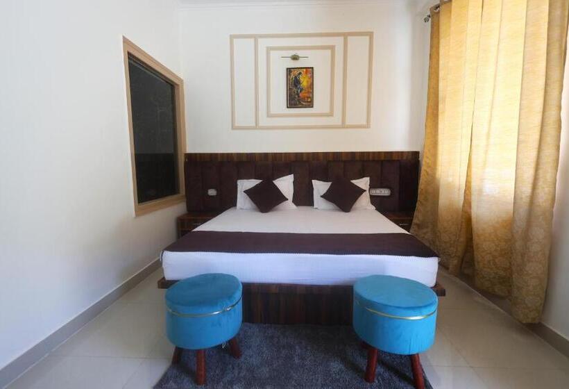 Chopta House Hotel And Restaurant