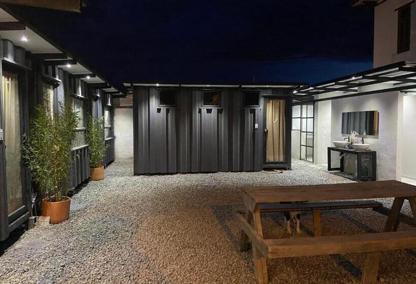 カプセルホテル Hosteline