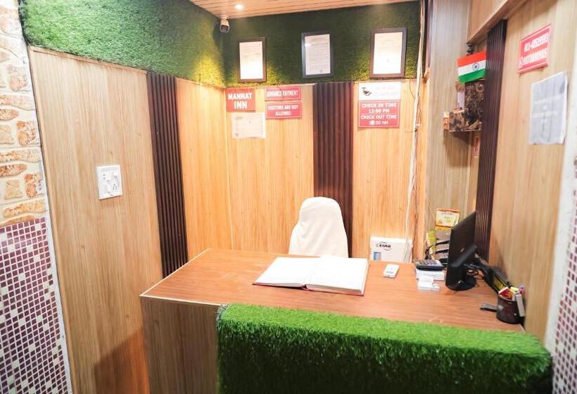 Отель Plan With Laxmi Nagar Metro