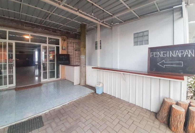 בית מלון כפרי Delvia Bromo Homestay Mitra Reddoorz