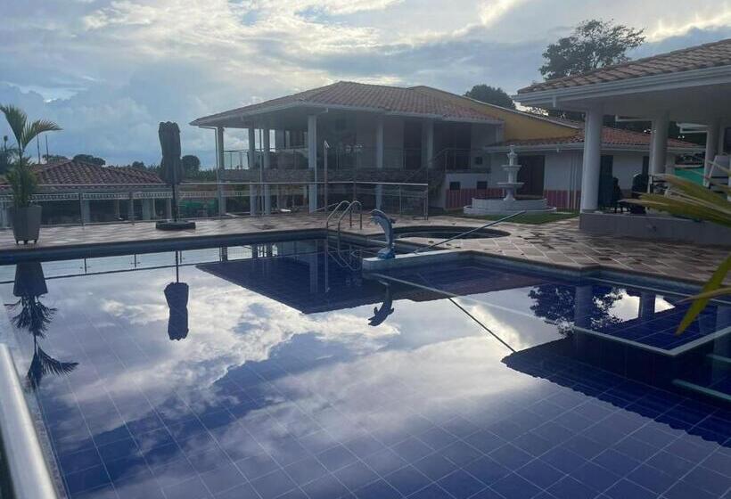 酒店 La Perla Finca