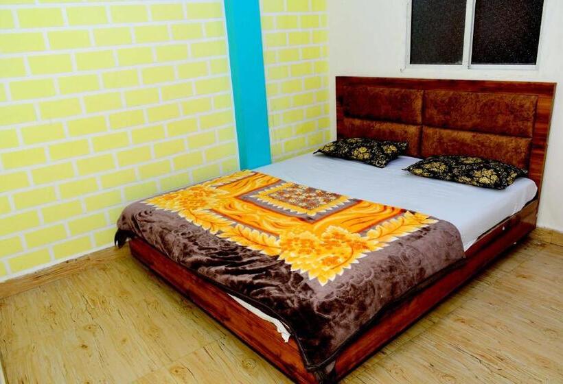 ホテル Ganraj Shranam