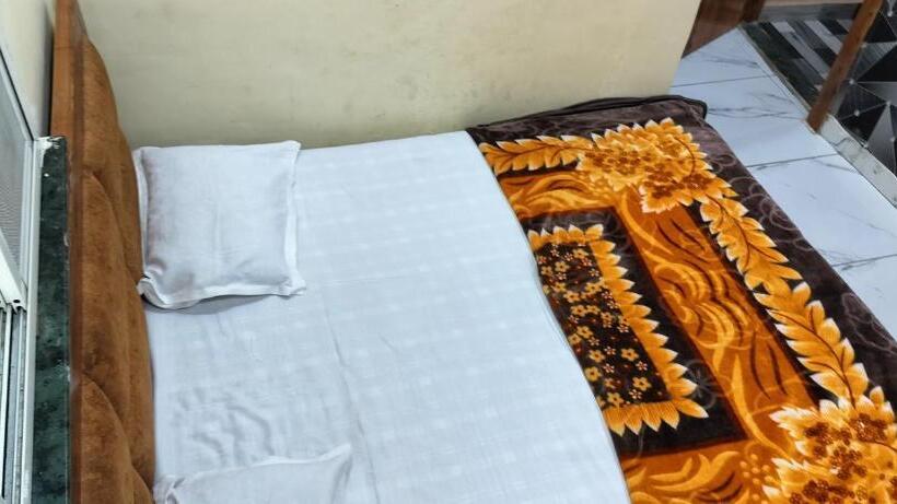 Отель Ganraj Shranam