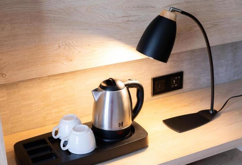 هتل Hilltop Management Group