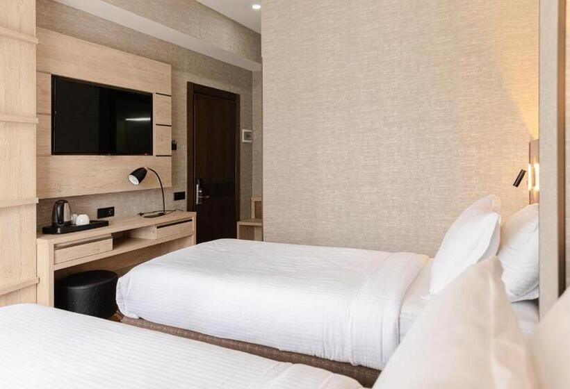 هتل Hilltop Management Group