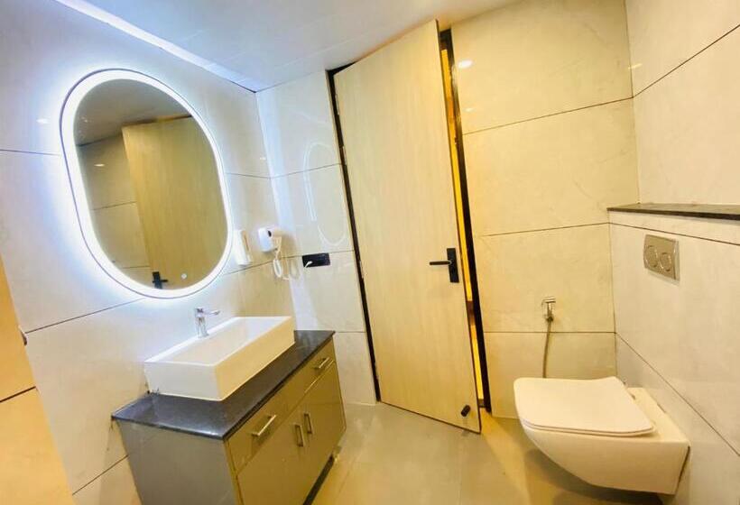 酒店 Holiday Grand Unit A Fabebo Group