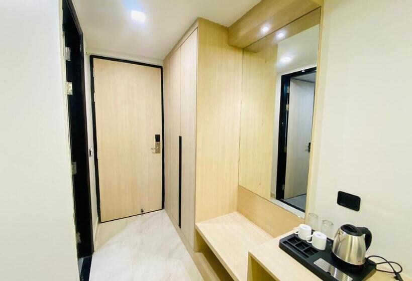 酒店 Holiday Grand Unit A Fabebo Group