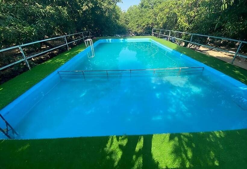 호텔 Renewed Jadeshwar Farm Resort