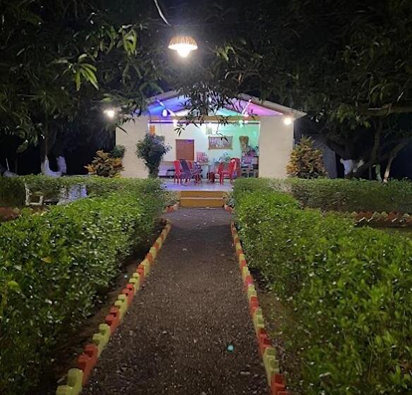 호텔 Renewed Jadeshwar Farm Resort