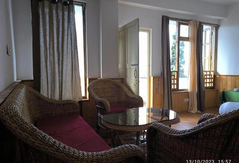 בית מלון כפרי Kabur