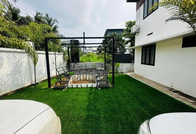 Отель Kottakkal Ayurfidha Wellness Centre & Dental Clinic