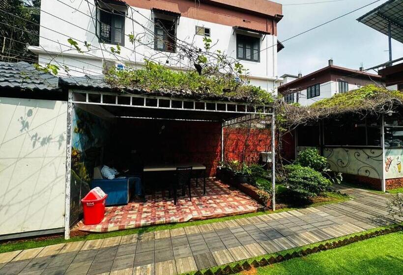 Отель Kottakkal Ayurfidha Wellness Centre & Dental Clinic