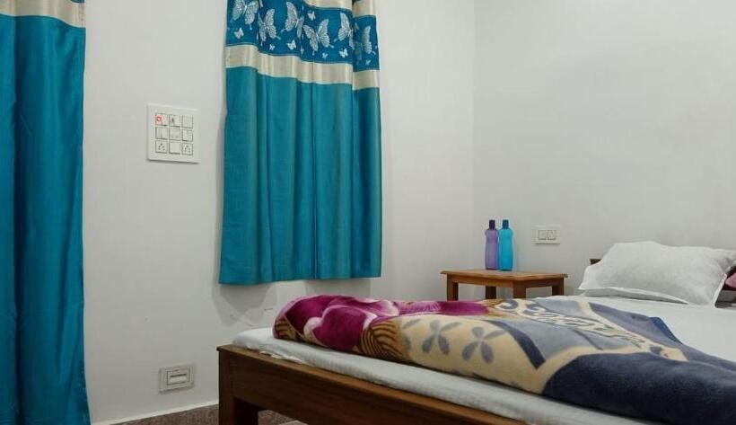 호텔 Maa Mangala Tourist Hote & Lodge