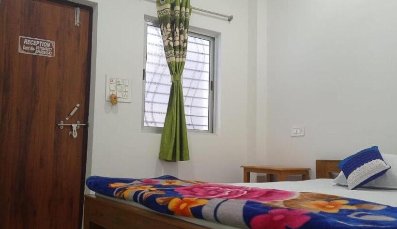 호텔 Maa Mangala Tourist Hote & Lodge