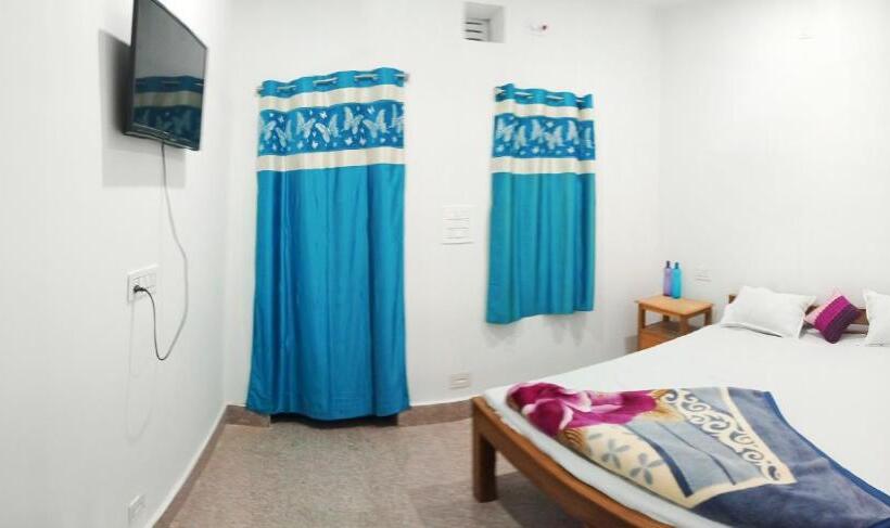 Отель Maa Mangala Tourist Lodge &