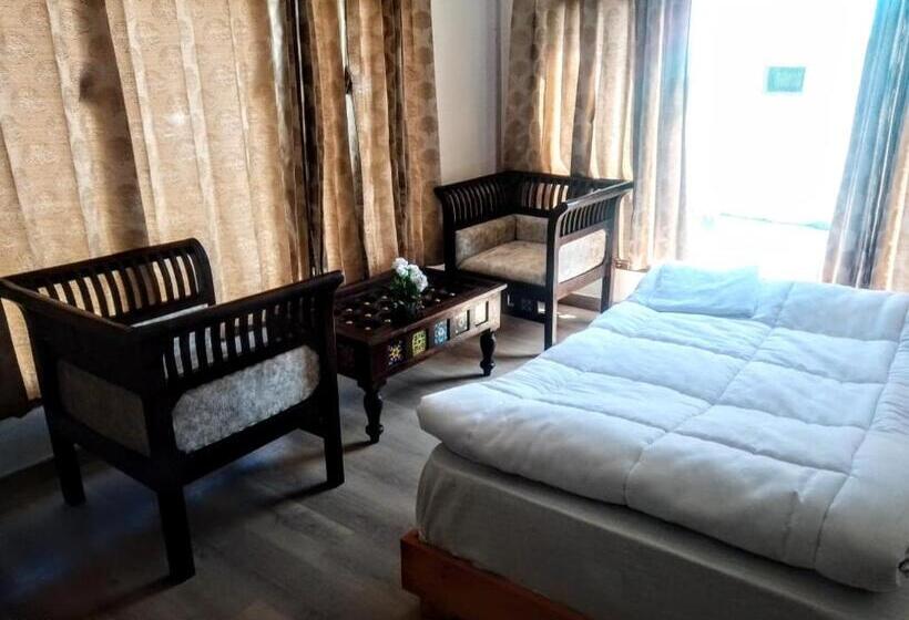 Отель Namami Retreat