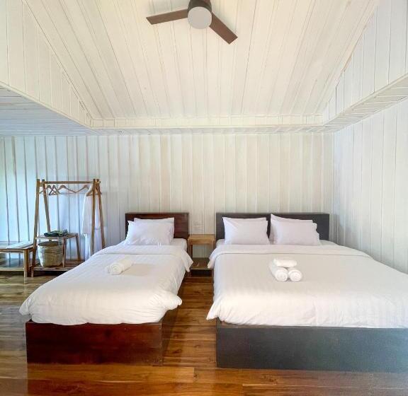 هتل Nongkhiaw The Float House
