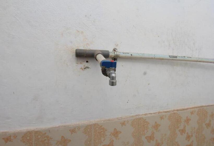 Отель Oyo Life 93153 Kos Jenggala