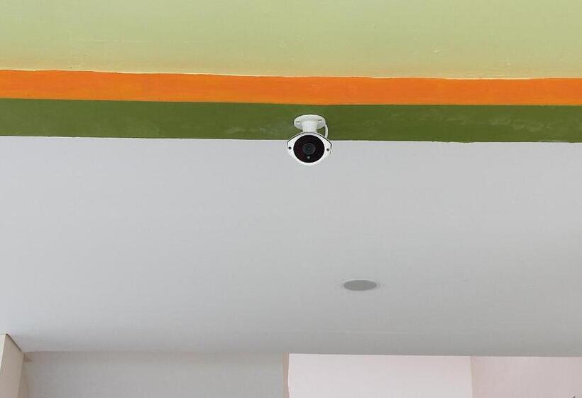 Отель Oyo Life 93153 Kos Jenggala