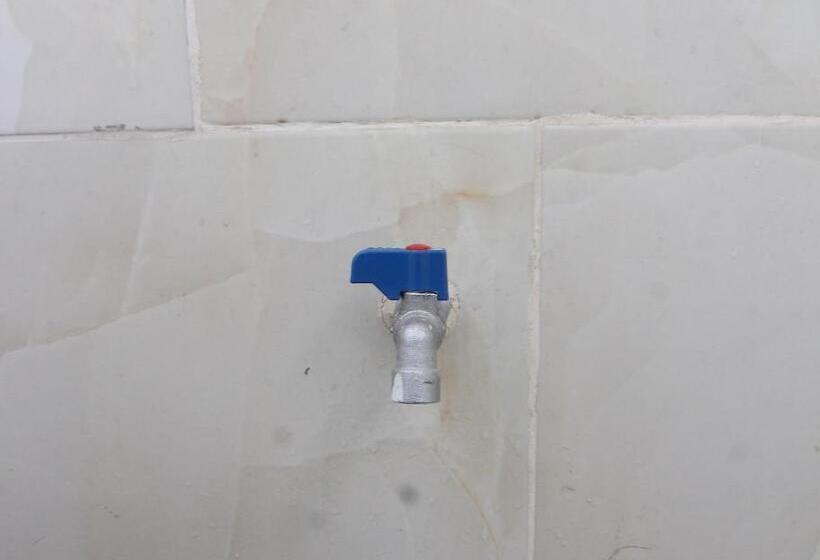 فندق Oyo Life 93154 White Kos Jenggala