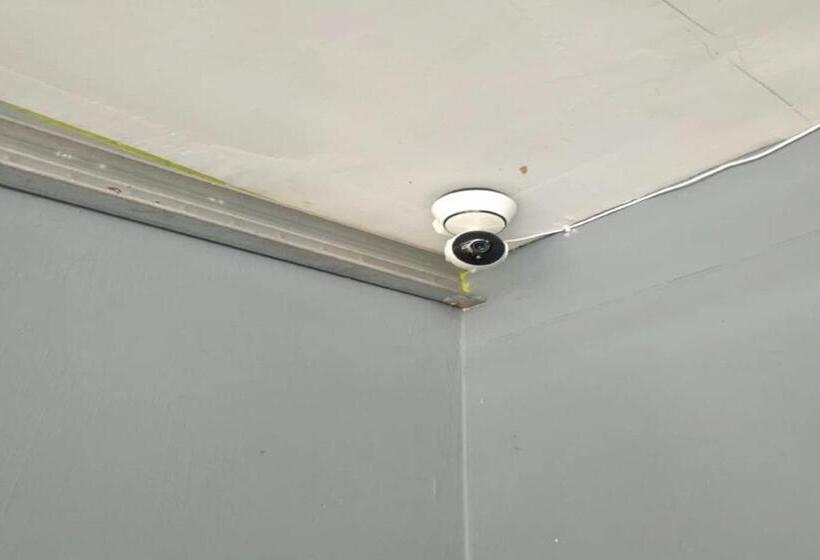 فندق Oyo Life 93154 White Kos Jenggala